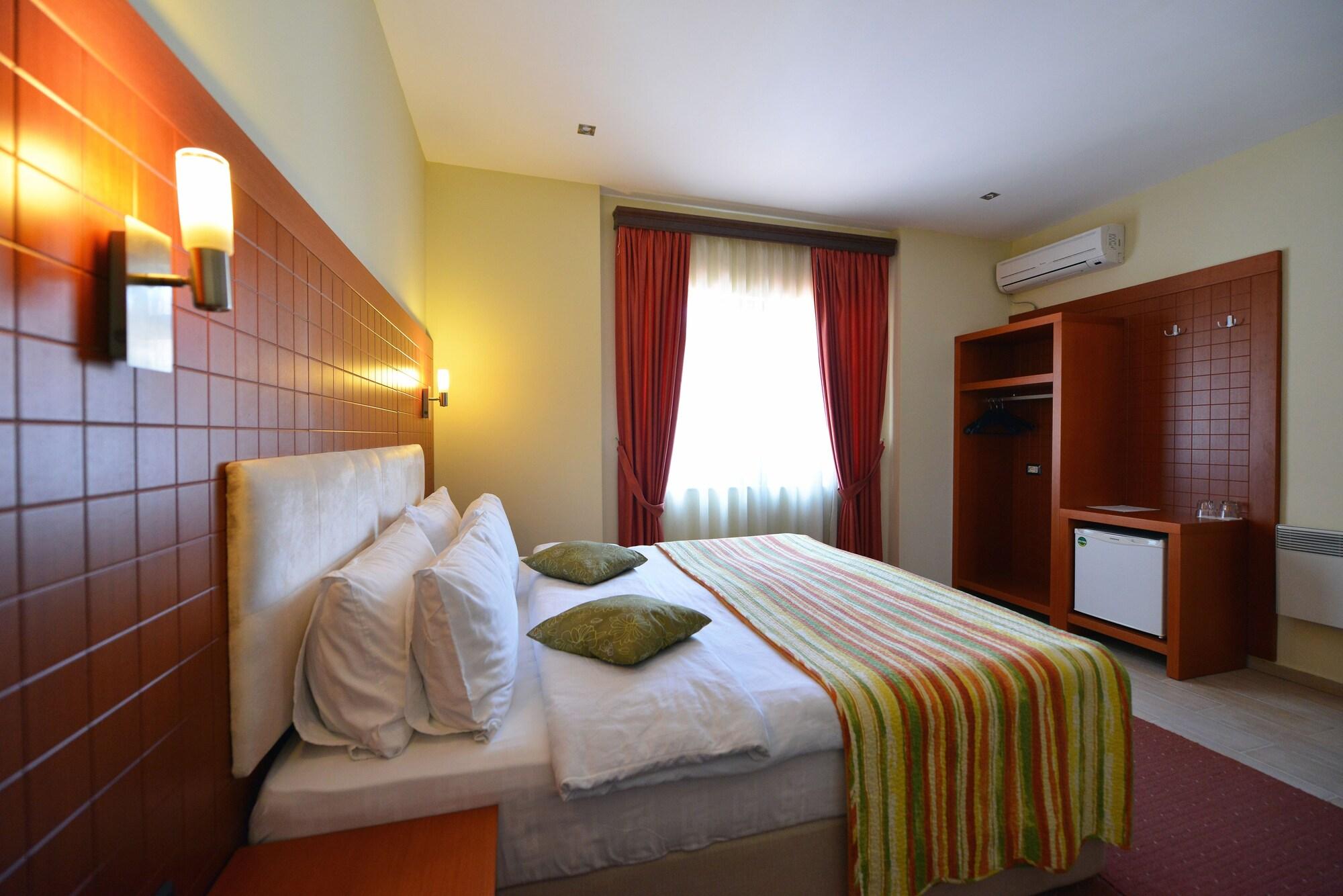 City 5 Hotel Tirana Exterior foto