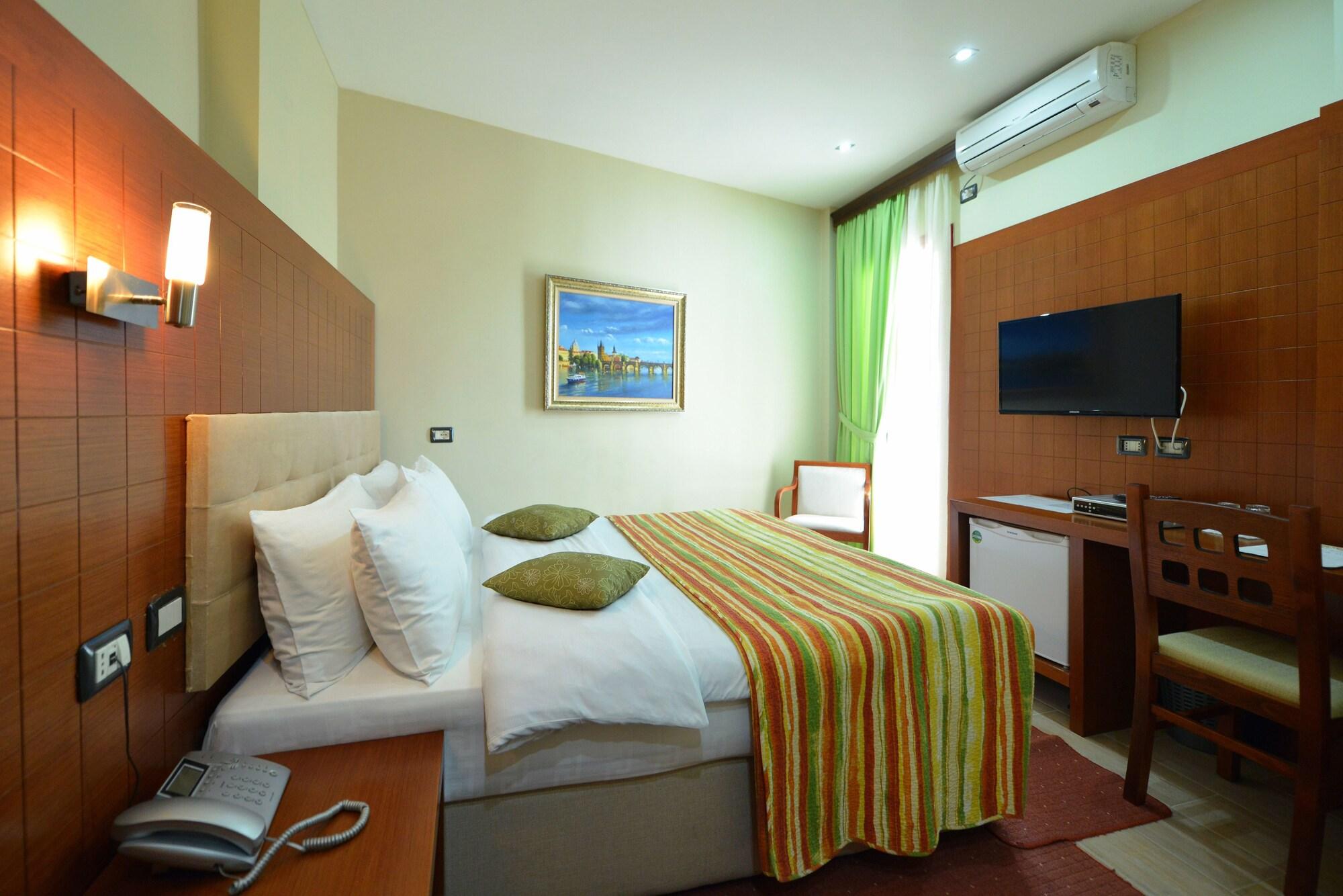 City 5 Hotel Tirana Exterior foto
