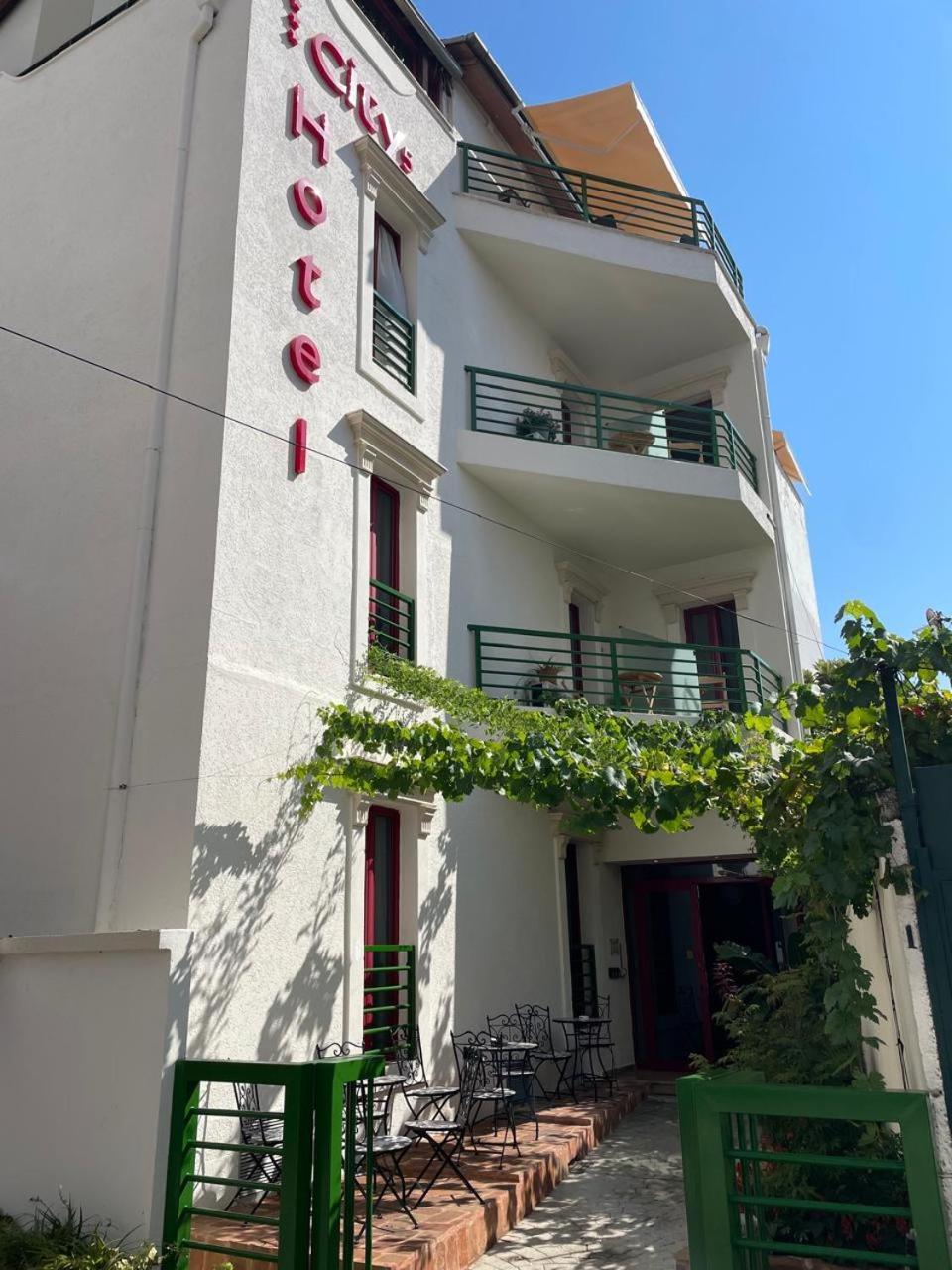 City 5 Hotel Tirana Exterior foto