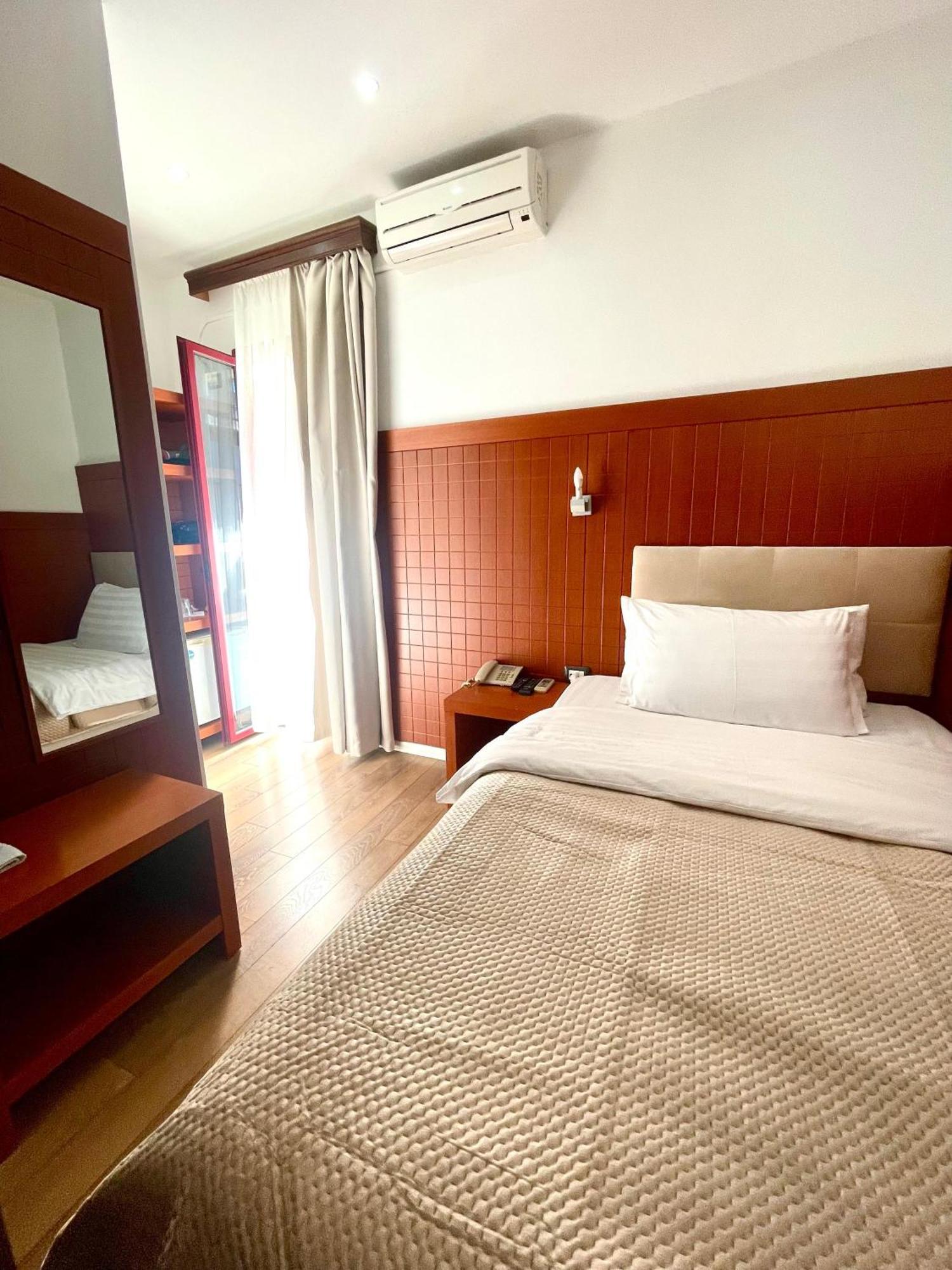 City 5 Hotel Tirana Exterior foto