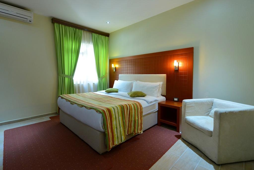 City 5 Hotel Tirana Exterior foto